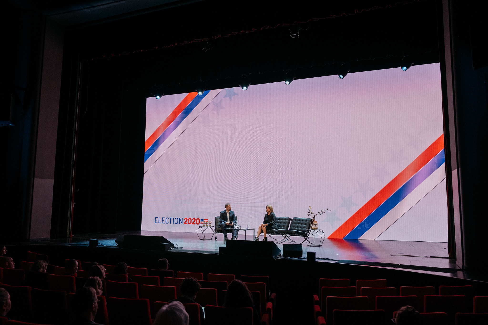 Stephen Gaisford entrevista a Sally Buzbee, de Associated Press, con la vista puesta en las elecciones presidenciales de 2020 en Estados Unidos. FOTO: STEFANO SANTUCCI PARA NEWSXCHANGE.